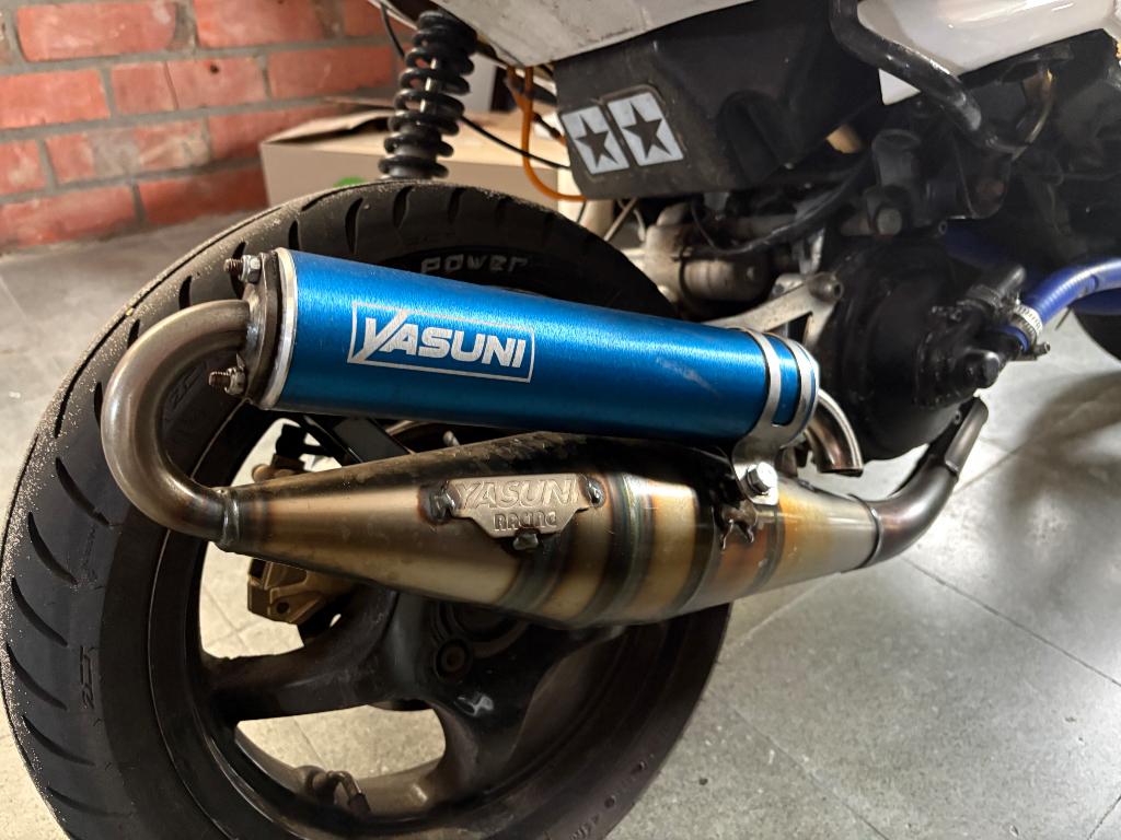 Yasuni uitlaat, Fietsen en Brommers, Scooters | Yamaha, Ophalen, Tweetakt, Aerox, Klasse A (25 km/u)
