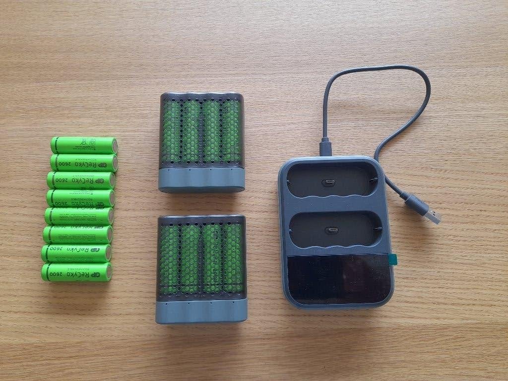 GP ReCyko laadstation + 16x batterijen, TV, Hi-fi & Vidéo, Batteries, Enlèvement ou Envoi, Comme neuf, Rechargeable