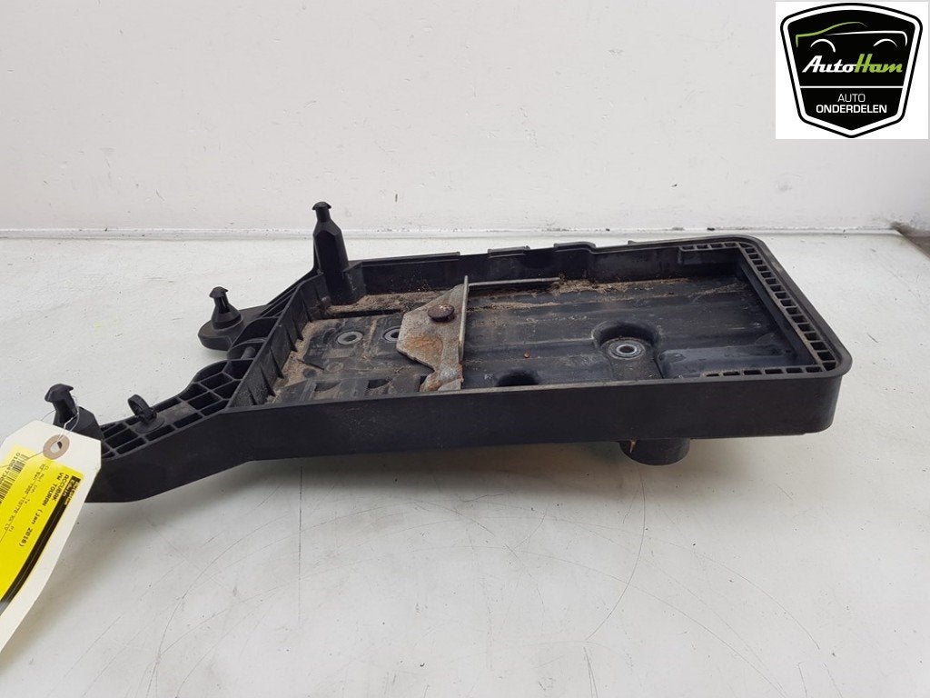 BAC A BATTERIE Volkswagen Touran (5T1) (01-2015/12-2021), Utilisé, Volkswagen
