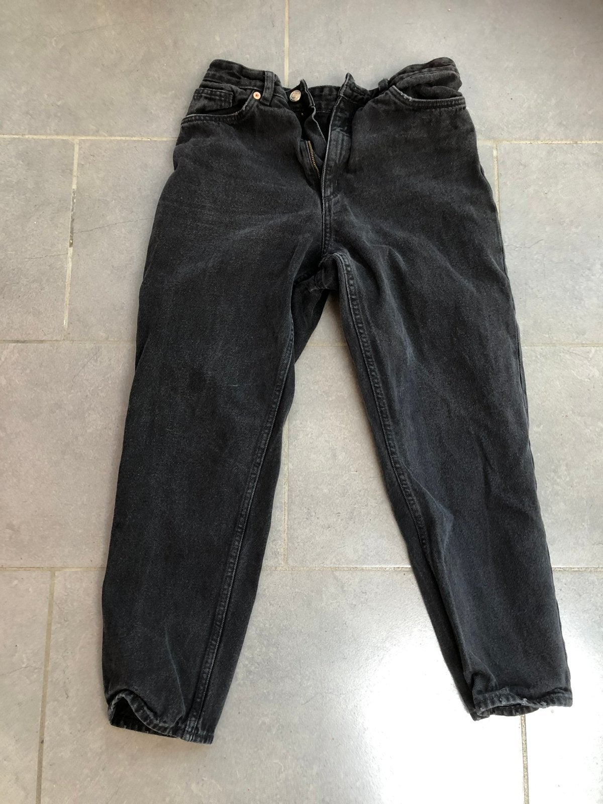Zwarte jeans maat 29 - Monki, Kleding | Dames, Ophalen of Verzenden, Gedragen, Zwart, W28 - W29 (confectie 36)