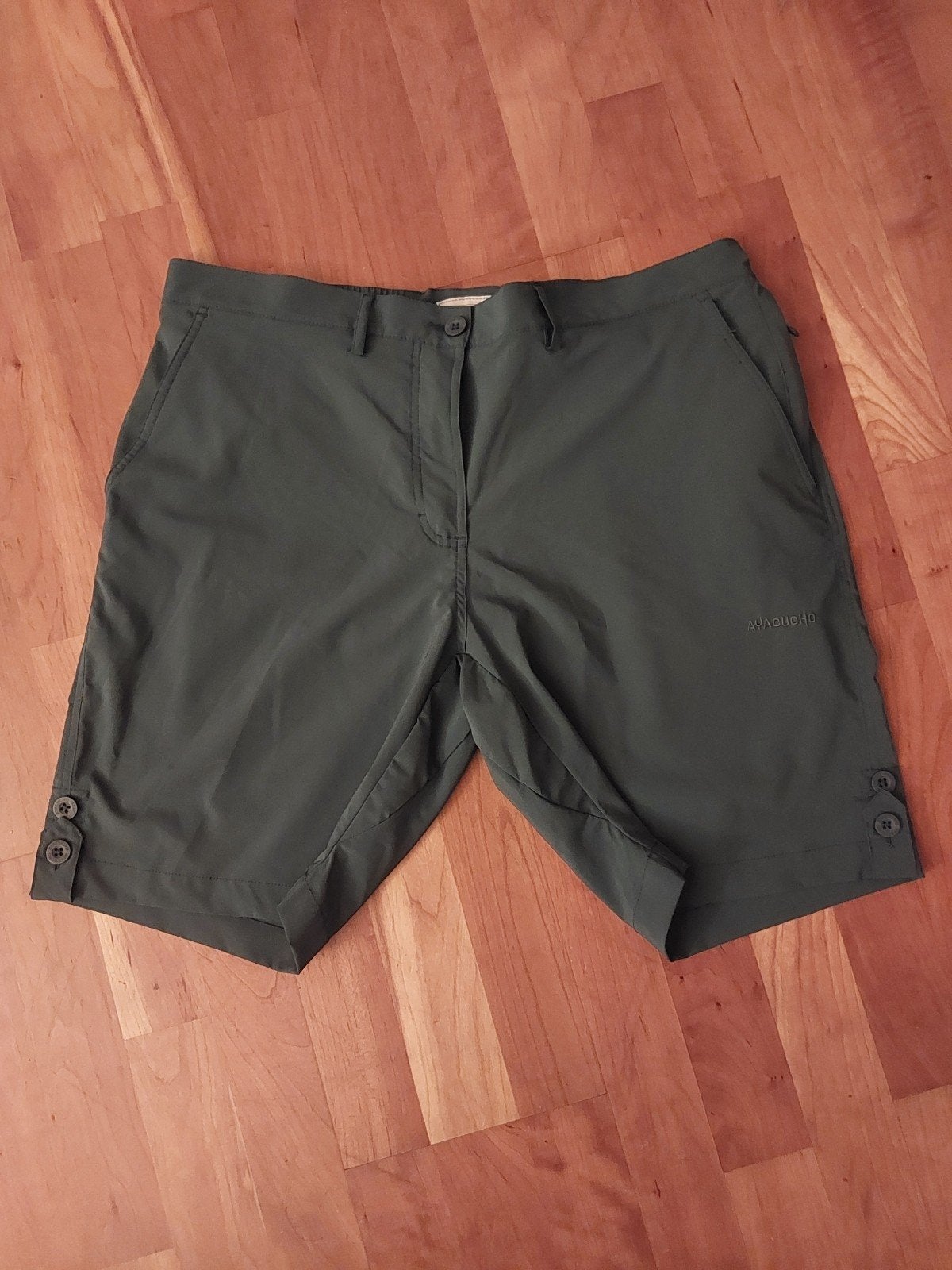 short femme, couleur vert foncé, très confortable, taille 46, Vert