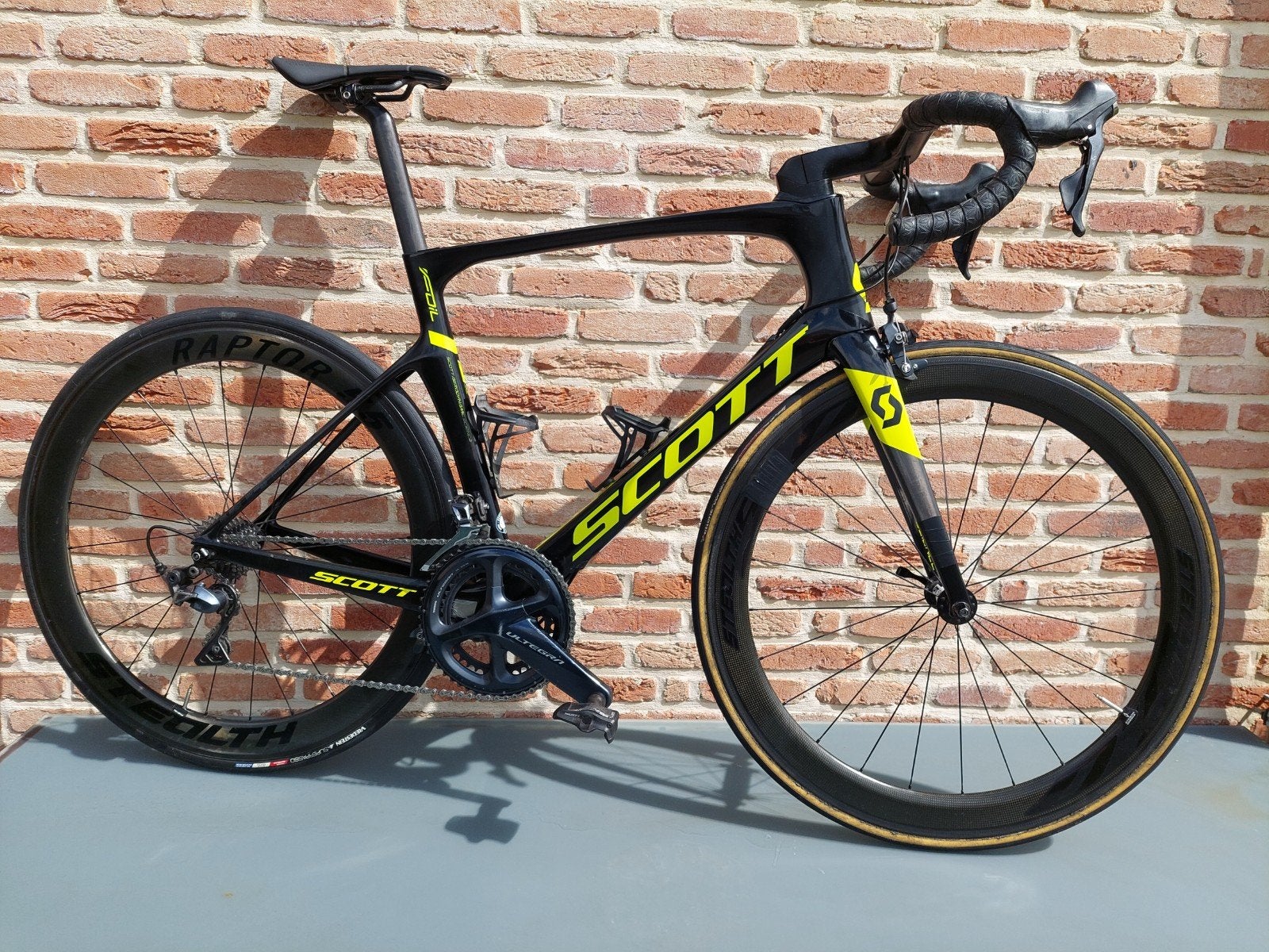 Scott Foil HMX Carbon Aero-11sp Ultegra R8000-Stealth Wheels, Enlèvement, Carbone