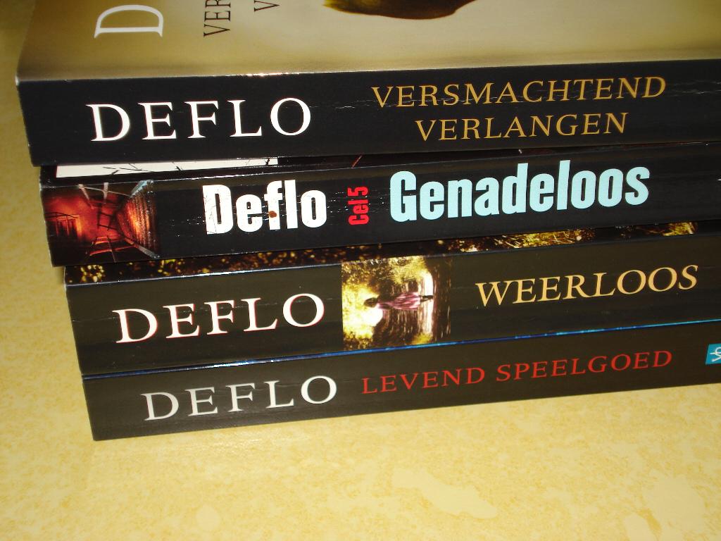 Trillers boeken, Boeken, Ophalen, Zo goed als nieuw, Luc Deflo
