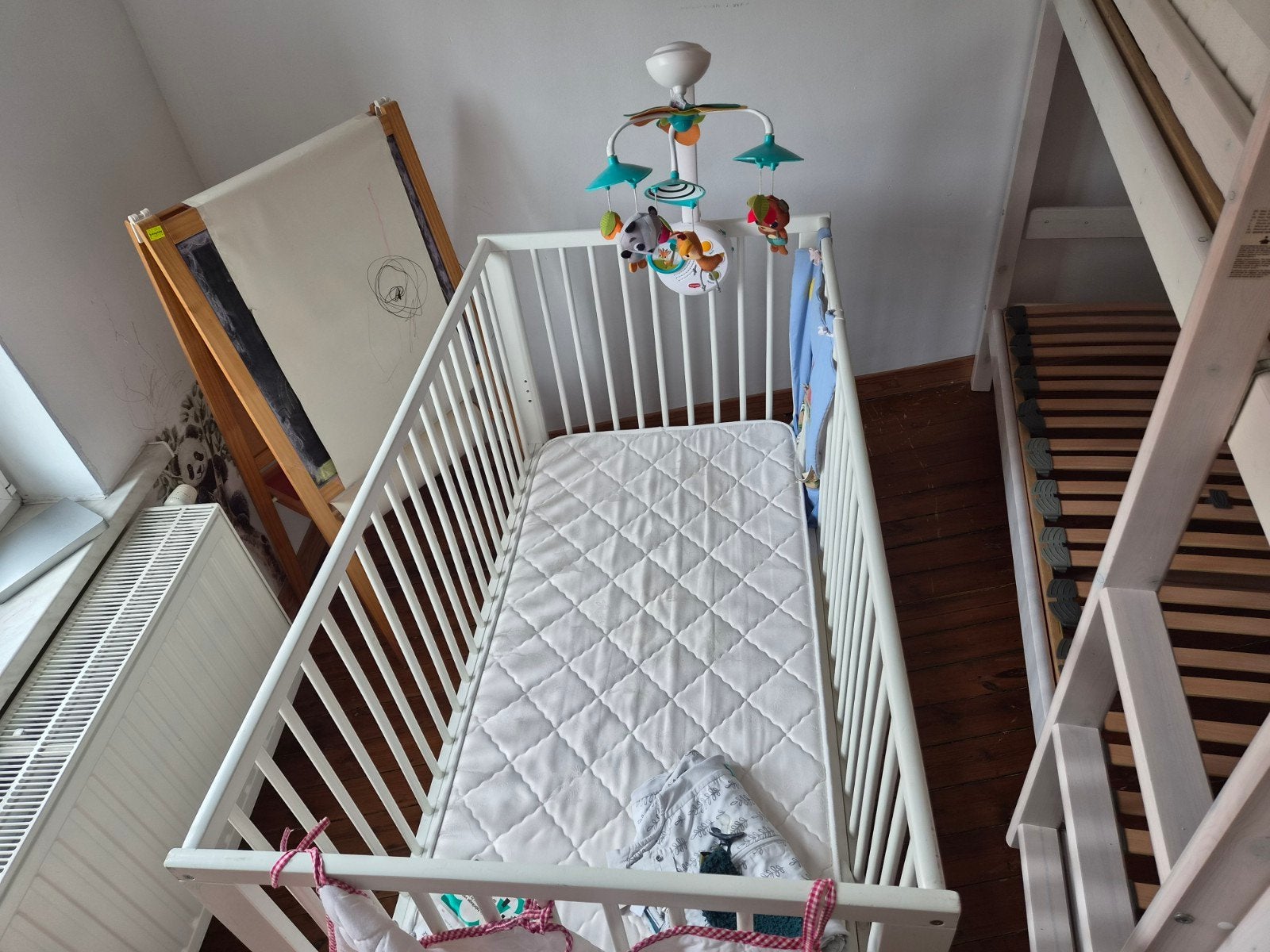 kinderbed + mobiel + slaapzakken + bedovertrek, Kinderen en Baby's, Ophalen
