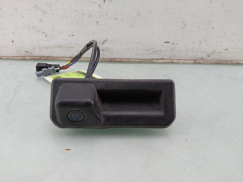 CAMERA ARRIÈRE Audi SQ2 (GAB / GAG) (|81A827566A|), Auto-Union-Straße  1,
85057  Ingolstadt, DE, Info@audi.de, Audi, Utilisé