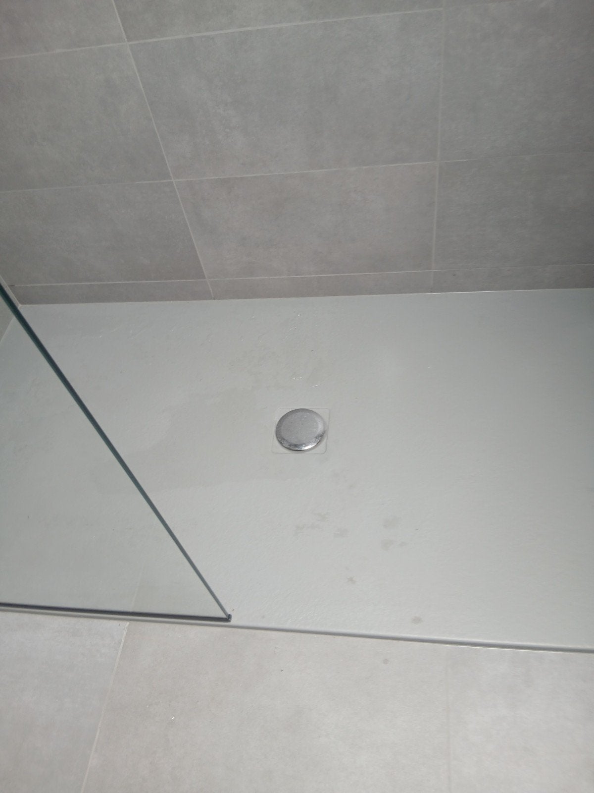 lot de carrelage pour salle de bain d'environ 8