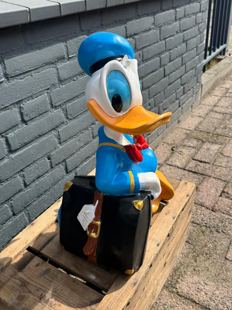 Disney Donald Duck beeld met reiskoffer, Ophalen, Donald Duck, Zo goed als nieuw, Beeldje of Figuurtje