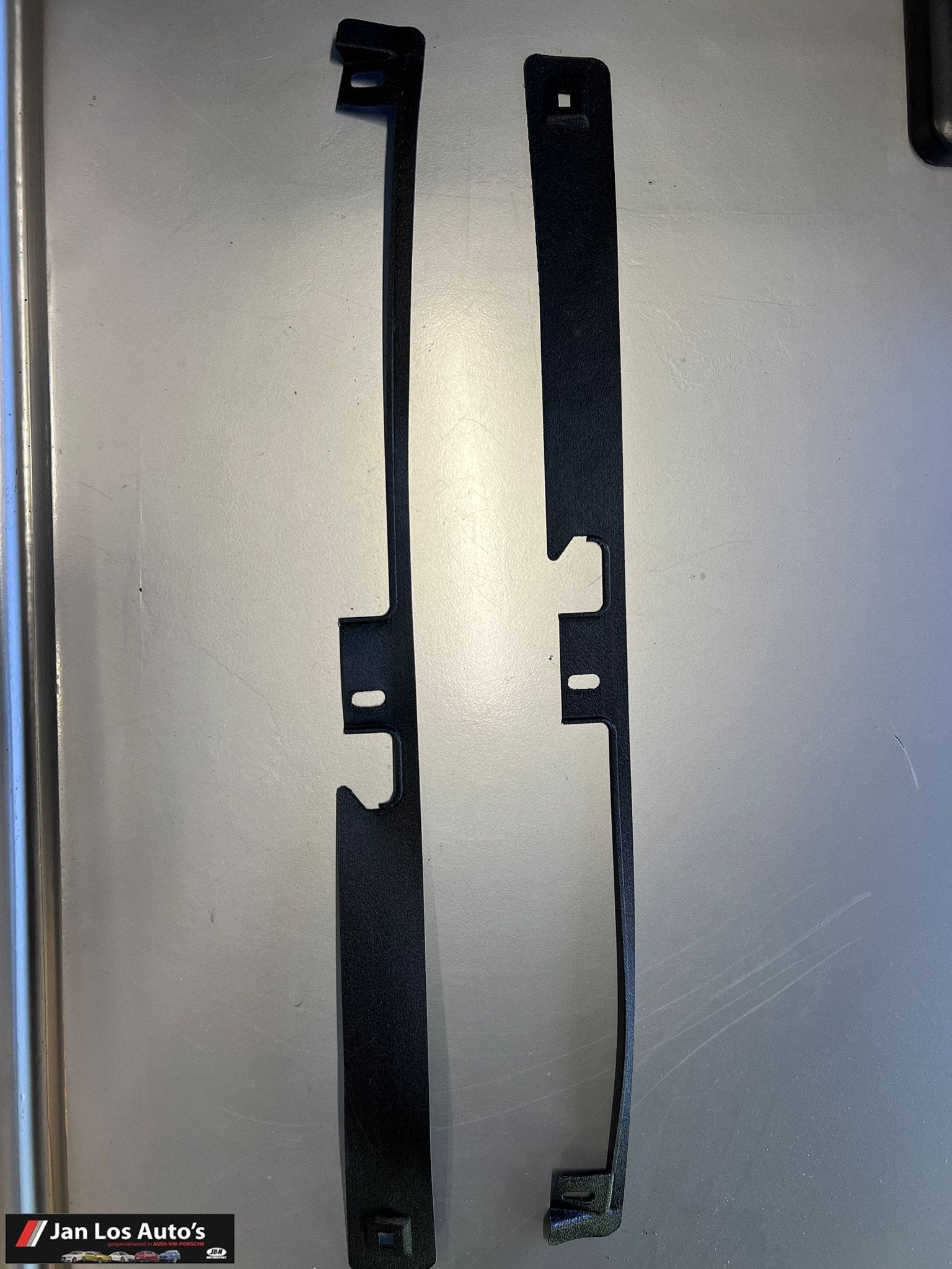 Audi Coupe quattro B2 typ 85 onderlegplaat rooster c-stijl, Autos : Pièces & Accessoires, Carrosserie & Tôlerie, -, Origine de la pièce connue