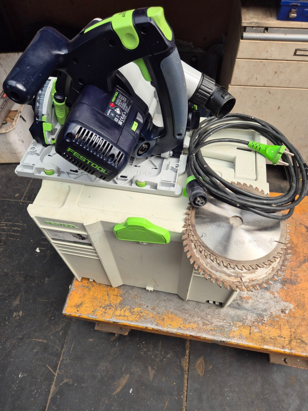 Festool TS 55 REBQ-Plus  invalzaag in Systainer, Ophalen, Invalzaag, Zo goed als nieuw, 30 tot 70 mm