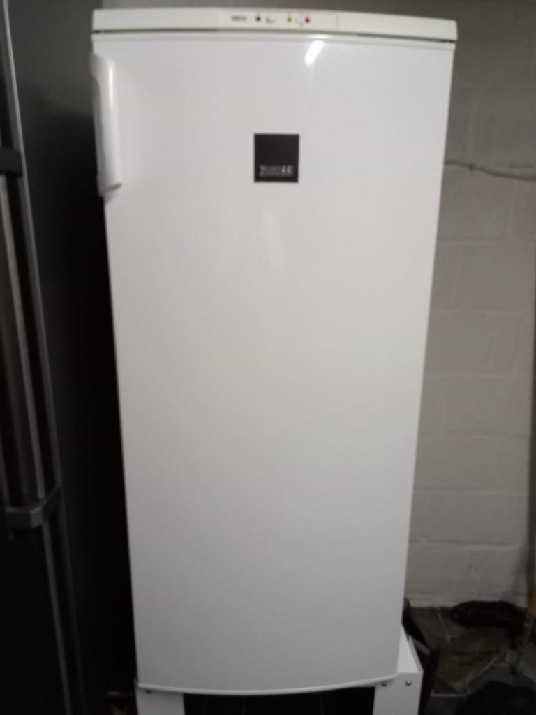 Diepvries zanussi, Zo goed als nieuw, Energieklasse A of zuiniger, Vrijstaand, Ophalen