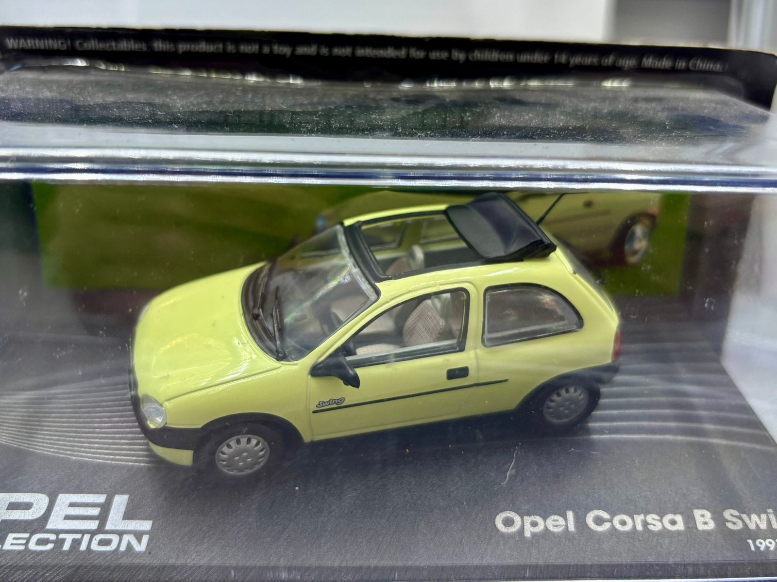 1:43 Opel corsa B swing 1993-2000, Ophalen of Verzenden, Zo goed als nieuw