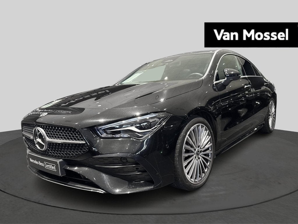 Mercedes-Benz CLA 200 AMG Line Coupé + PANORAMISCH DAK + CA, Auto's, Mercedes-Benz, Stof, Gebruikt, 4 cilinders, 715 kg