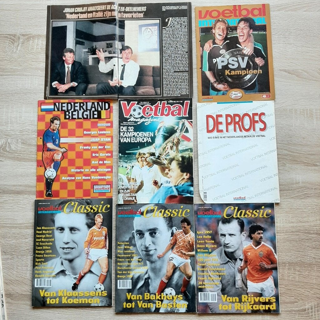 Partij voetbal/sport boeken en aantal sport/Voetbal bladeren, Verzamelen, Verzenden, Gebruikt, Boek of Tijdschrift
