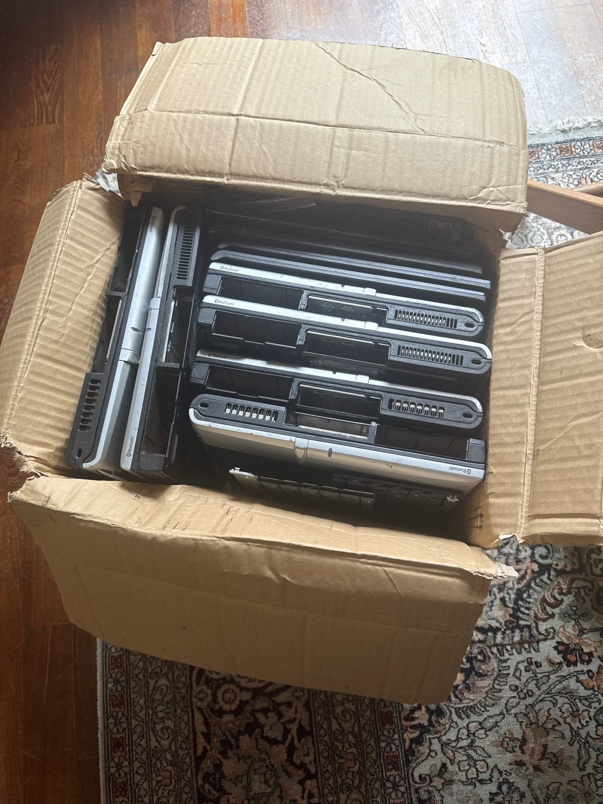 Lot de 6 carcasses PC portables + pièces détachées, Enlèvement