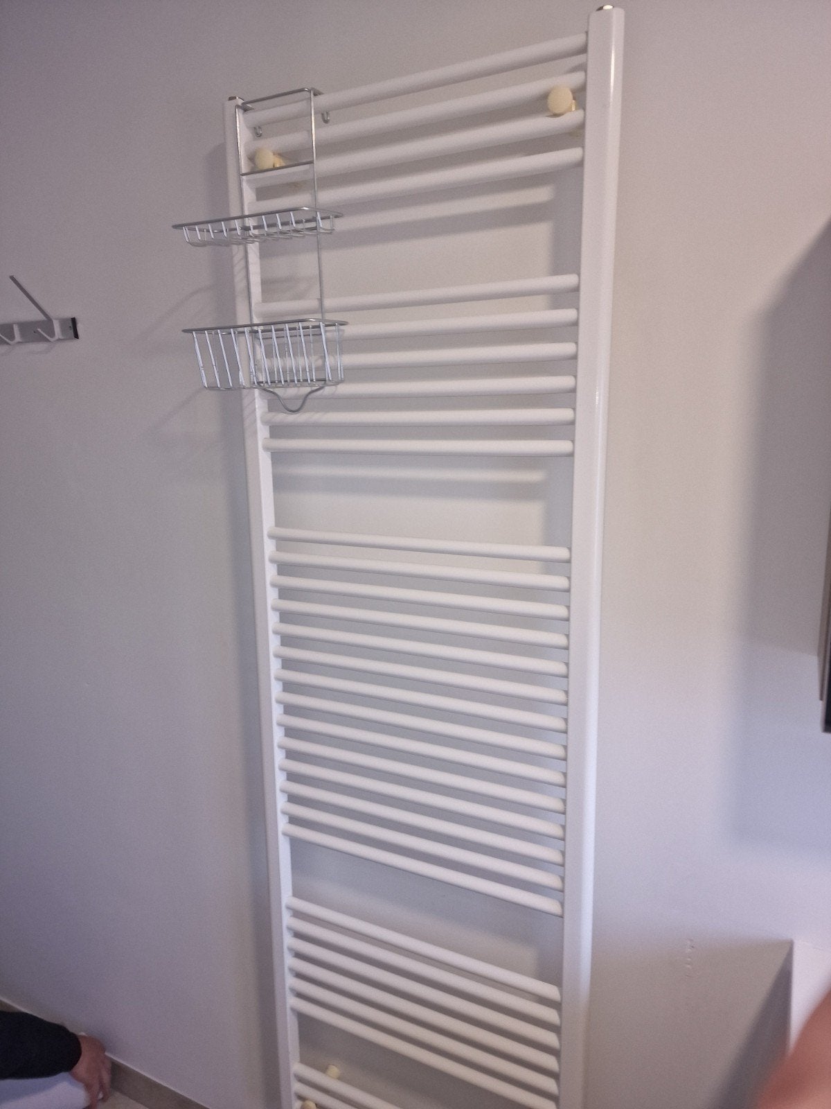 VENDRE – Meuble avec miroir + radiateur
 Meuble de salle, Enlèvement ou Envoi