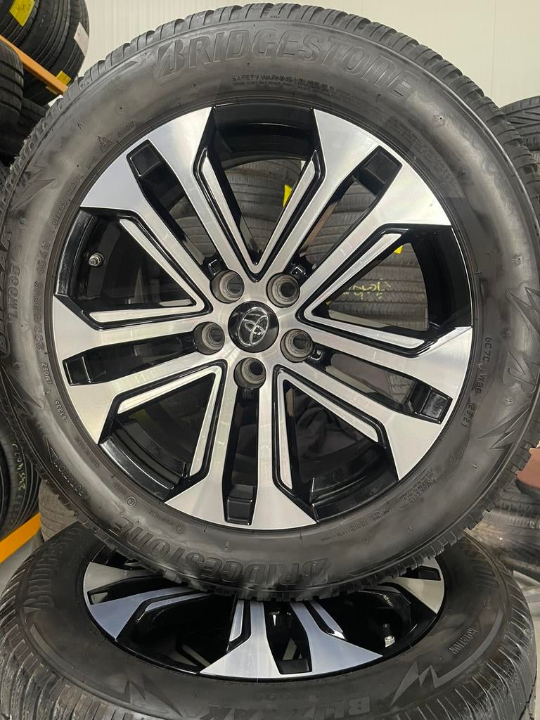 Originele Velgen ToYoTA 18 inch Met Banden 235/56/18(104h), Auto-onderdelen, Ophalen of Verzenden, Toyota