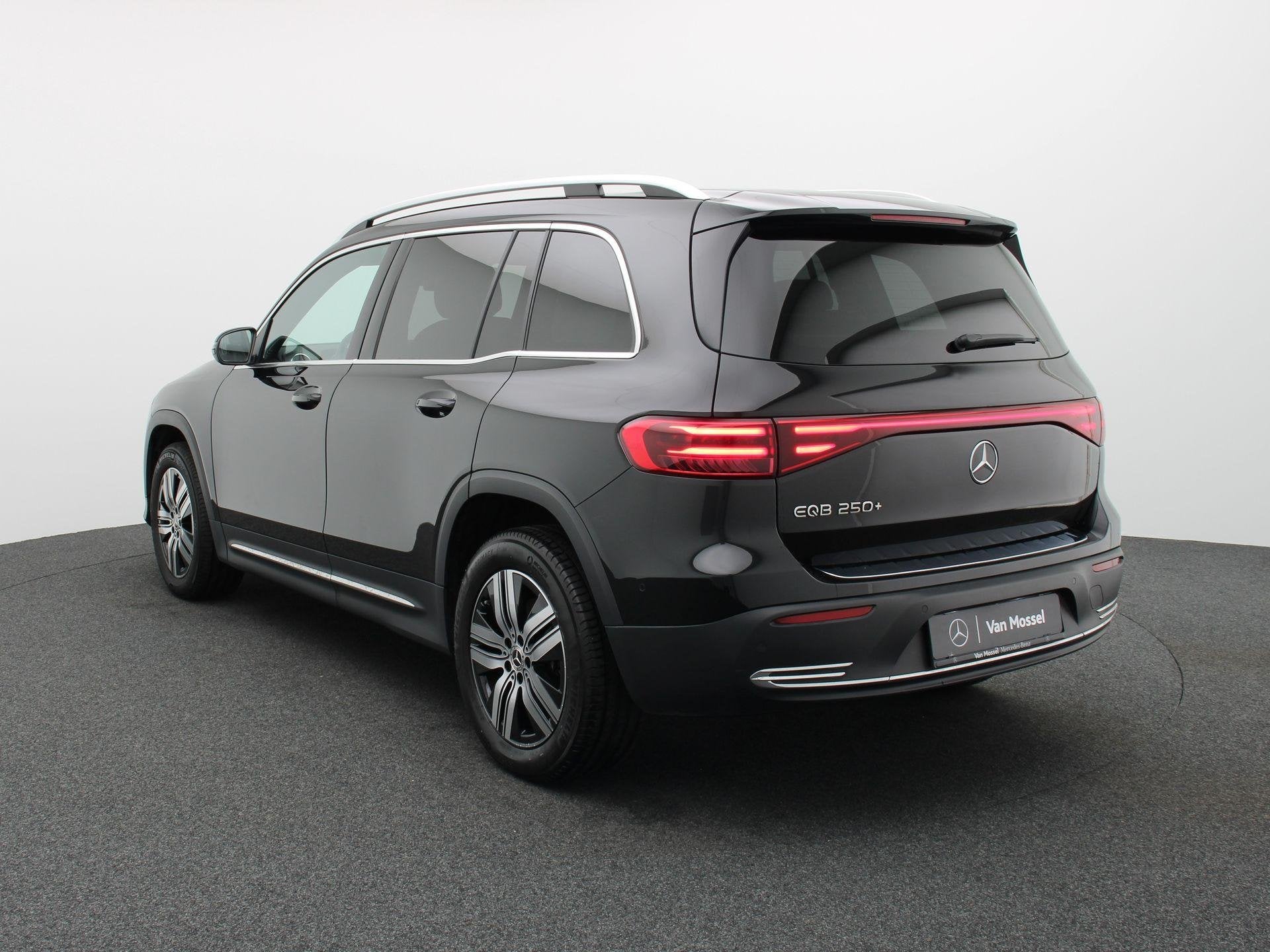Mercedes-Benz EQB 250+ Luxury Line + 7 ZITPLAATSEN + CARPLAY, Autos, Achat, Détection des panneaux routiers, 7 places, Entretenue par le concessionnaire