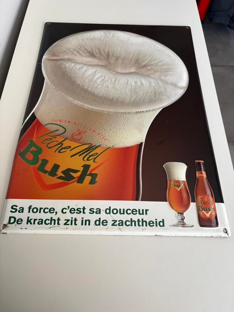 Plaque métallique « PÊCHE MEL BUSH » (41/30 cm), Collections, Enlèvement ou Envoi, Utilisé