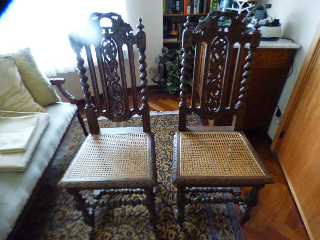 2 chaises victoriennes, Enlèvement