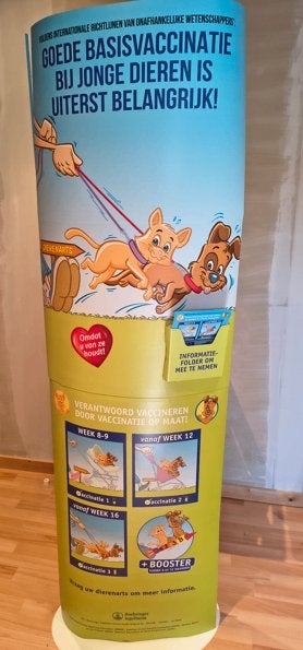 Kartonnen display, Animaux & Accessoires, Animaux Autre, Janvier