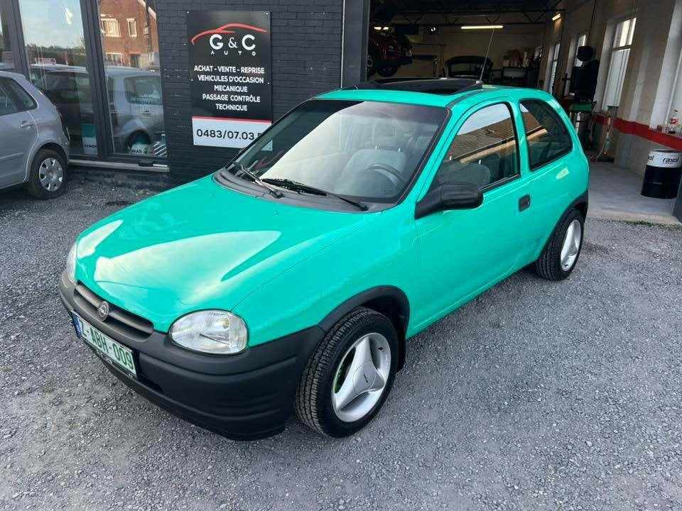 opel corsa 14i ancetre prete a immatriculer, Entreprise, Toit ouvrant, 5 places, Tissu