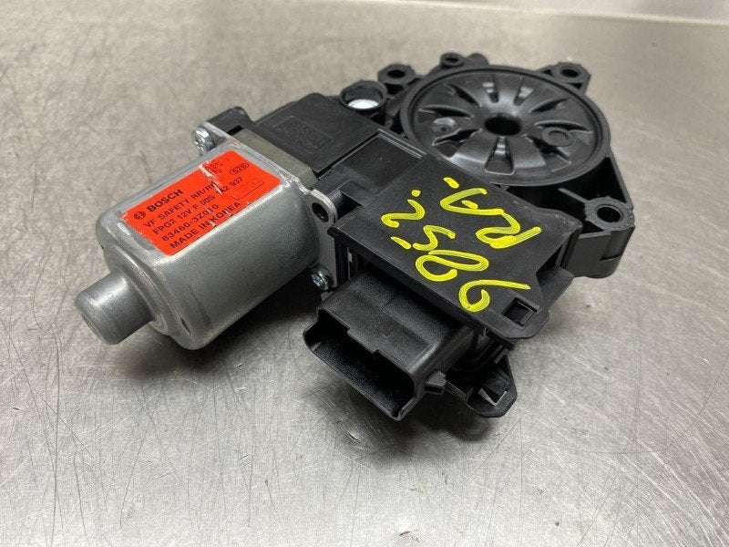 MOTEUR LEVE VITRE ELECTRIQUE i40 CW (VFC) (|834603Z010|), Utilisé, Hyundai