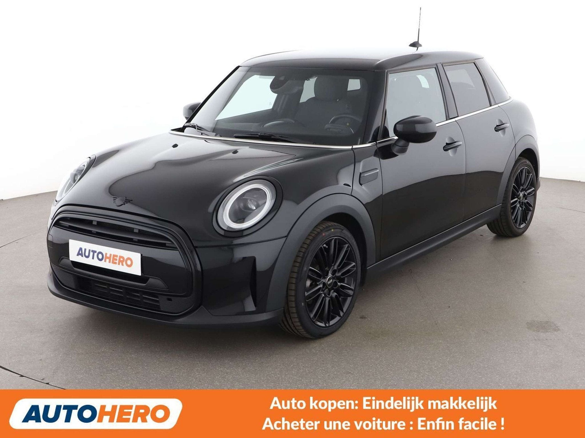 MINI Cooper Cooper Classic Trim (bj 2023, automaat), Auto's, Gebruikt, 136 pk, 5 zetels, 5 deurs