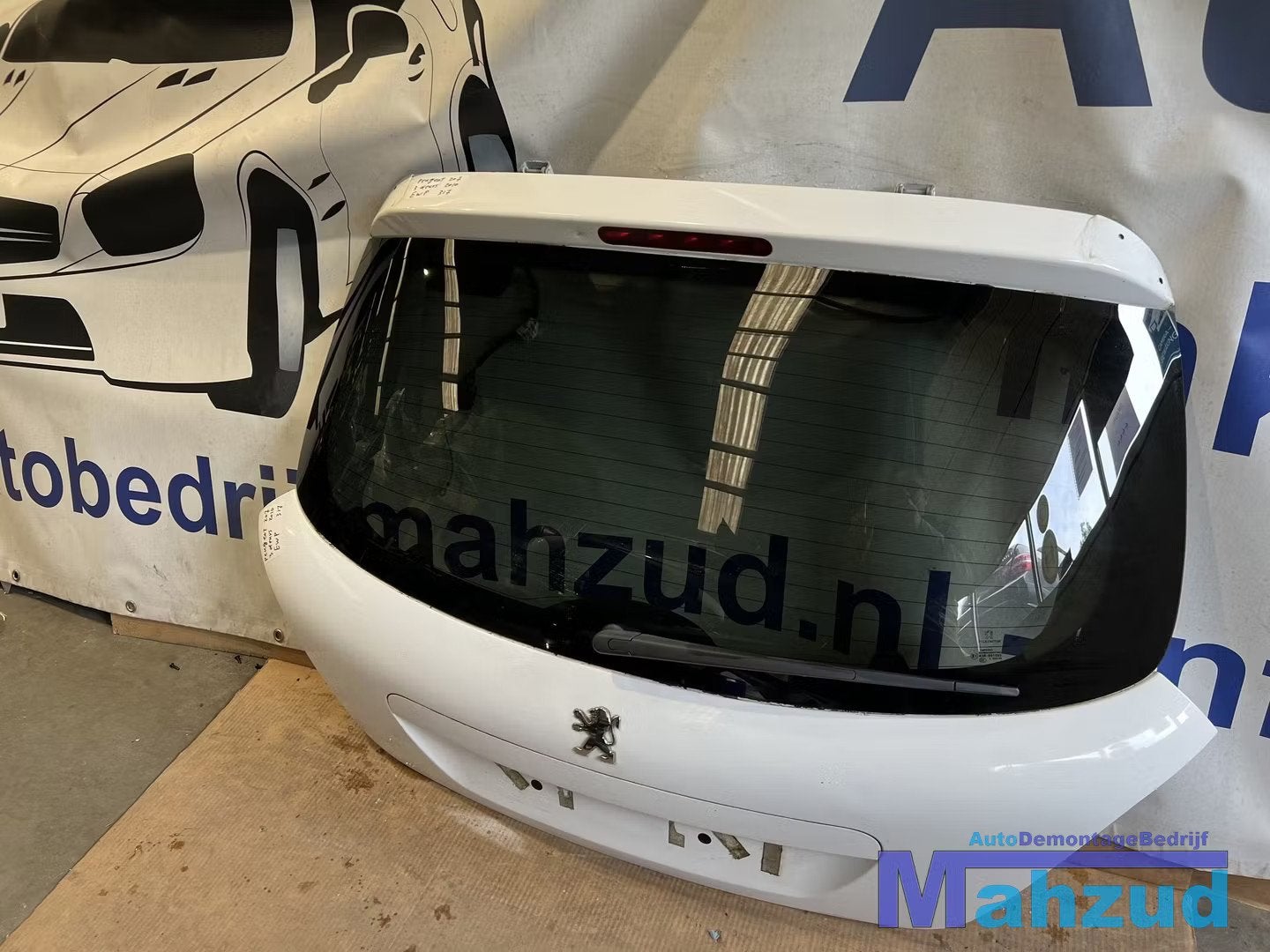PEUGEOT 207 Wit EWP 3deurs achterklep compleet, Auto-onderdelen, Taurusavenue 1
2132 LS  Hoofddorp, NL, Gebruikt, Contact.group@renault.com