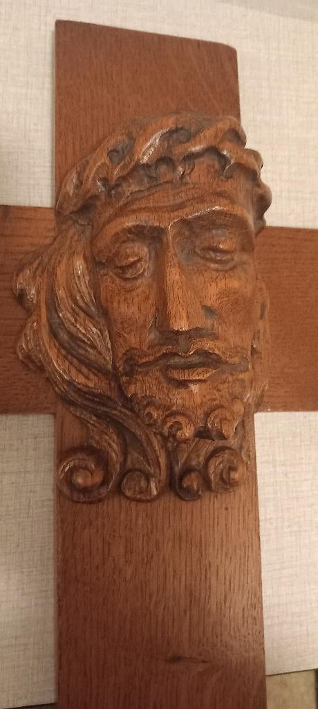 Houtsnijwerk met beeltenis van Jezus Christus op kruis, Antiek en Kunst, Antiek | Religieuze voorwerpen, Ophalen of Verzenden