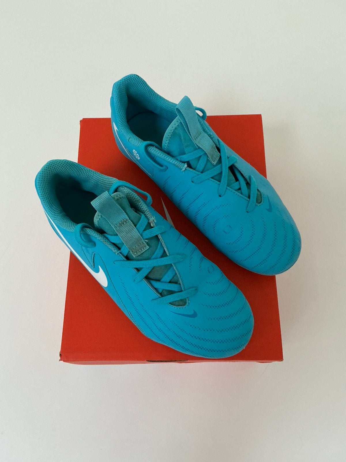 Turquoise voetbalschoenen Nike maat 37,5, Sport en Fitness, Voetbal, Ophalen of Verzenden, Gebruikt, Schoenen