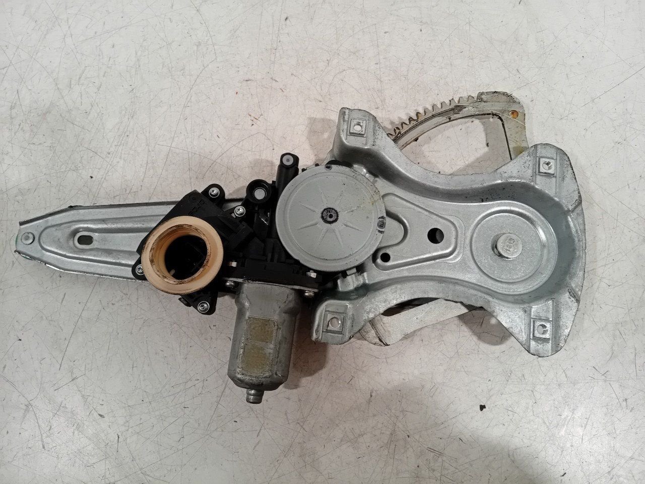 Raammechaniek elektrisch rechts achter Toyota Avensis, Onderdelen@venauto.nl, Van der Ven Autorecycling B.V., Gebruikt, Ettenseweg 76, 4706 PB Roosendaal, The Netherlands