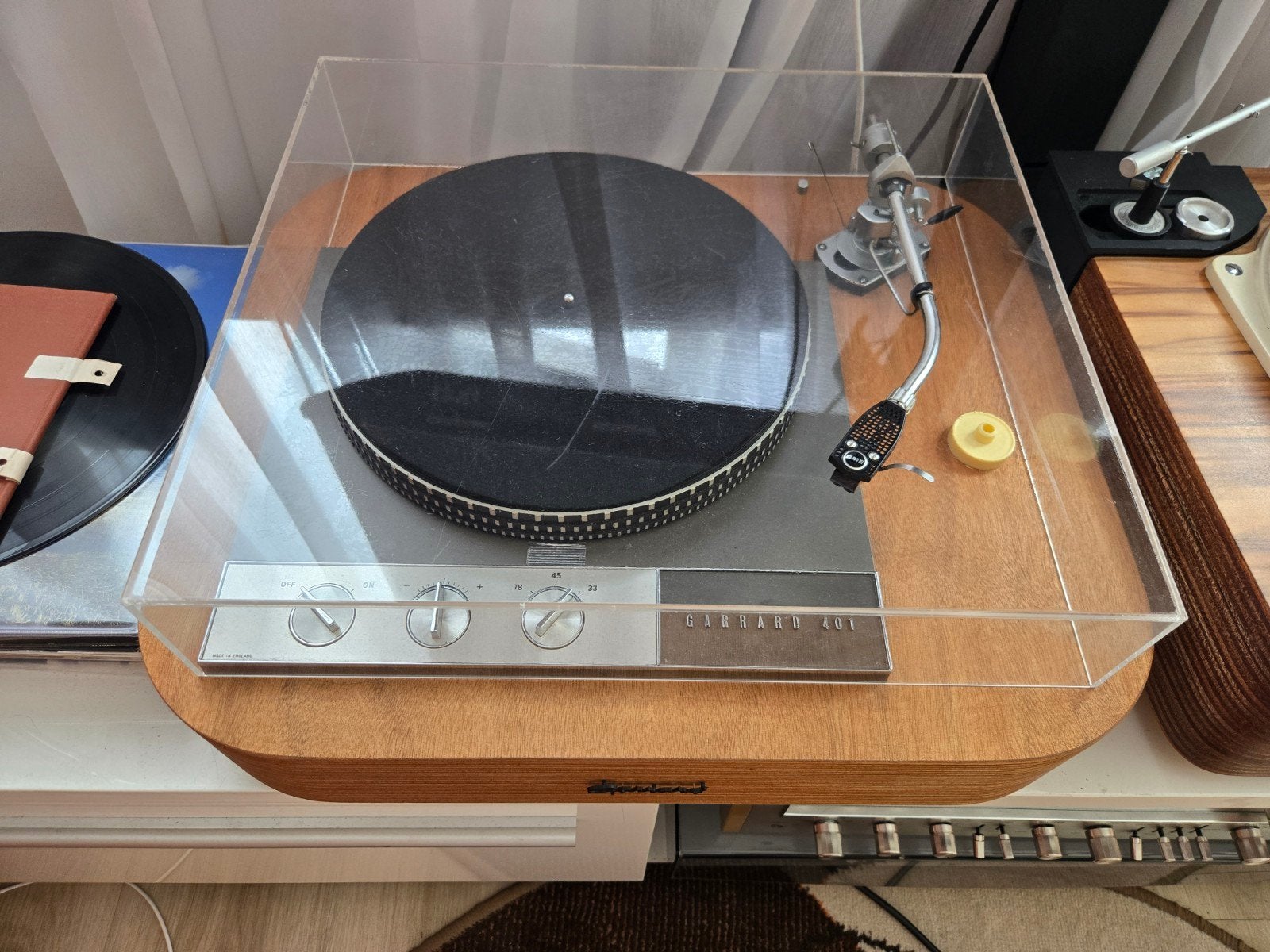 Garrard 401 sans le même bras 3009, Enlèvement