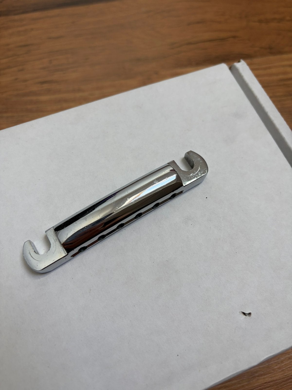 Chevalet stop bar Gibson fin 60’s, Musique & Instruments, Instruments | Pièces, Enlèvement, Comme neuf