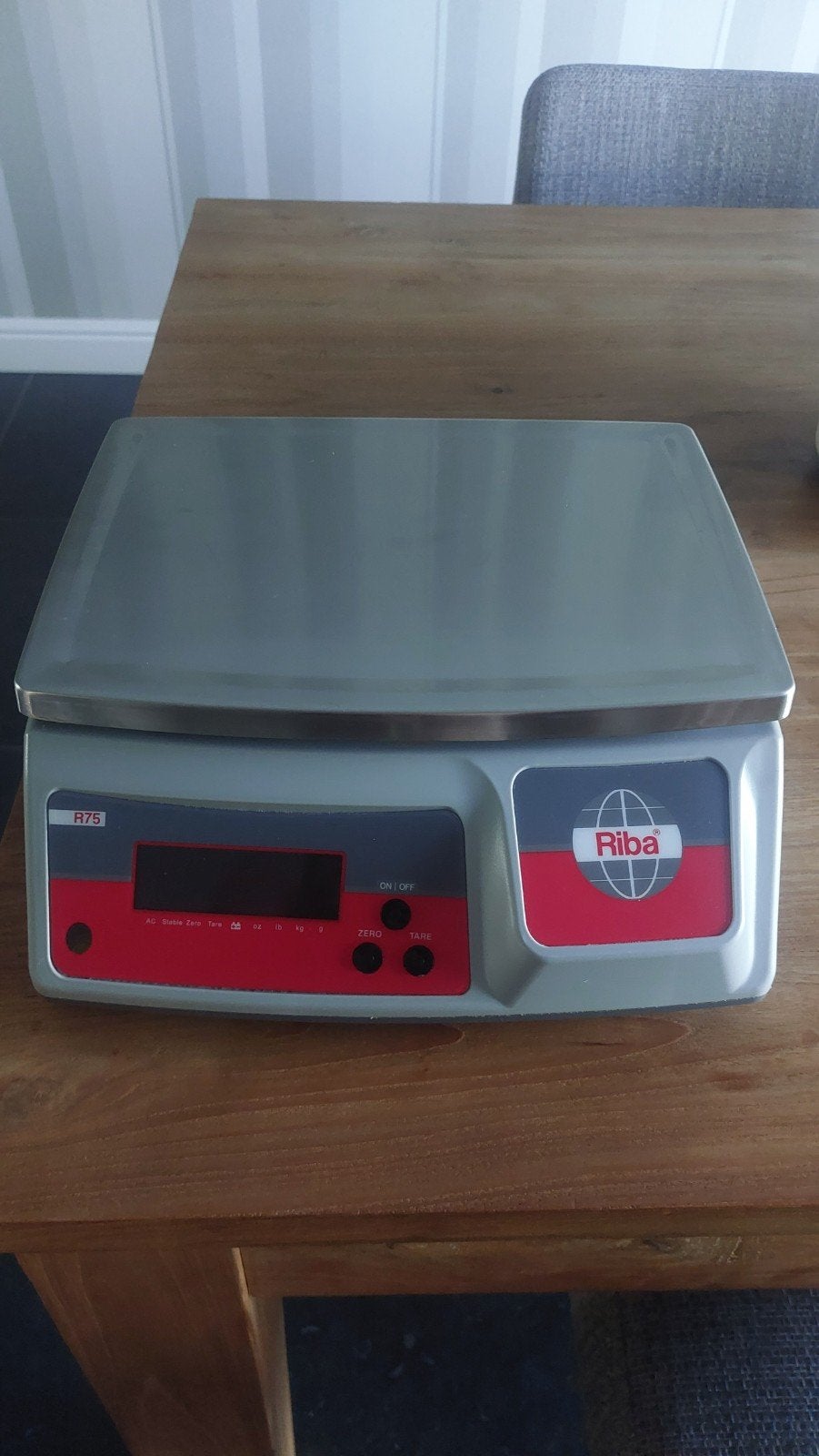 Professionele RIBA R75 Weegschaal ( 15 kg/1 g), Elektronische apparatuur, Weegschalen, Ophalen of Verzenden, Zo goed als nieuw