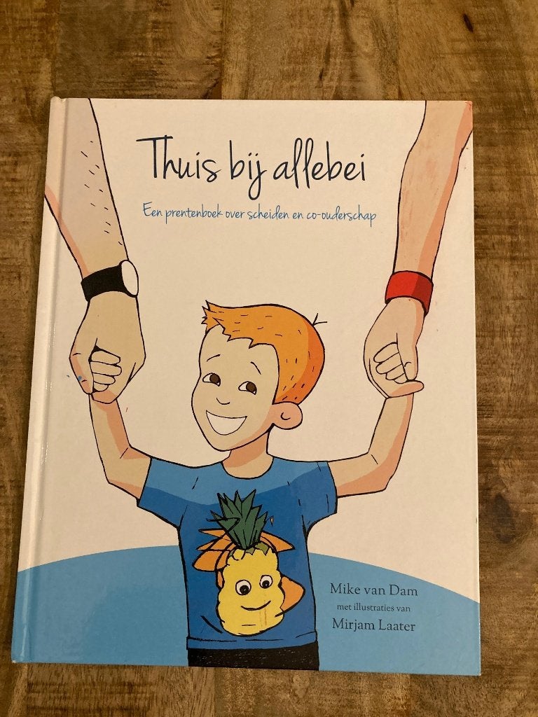 Prentenboek - Thuis bij allebei - Mike van Dam, Boeken, Ophalen of Verzenden, Gelezen, Mike van Dam