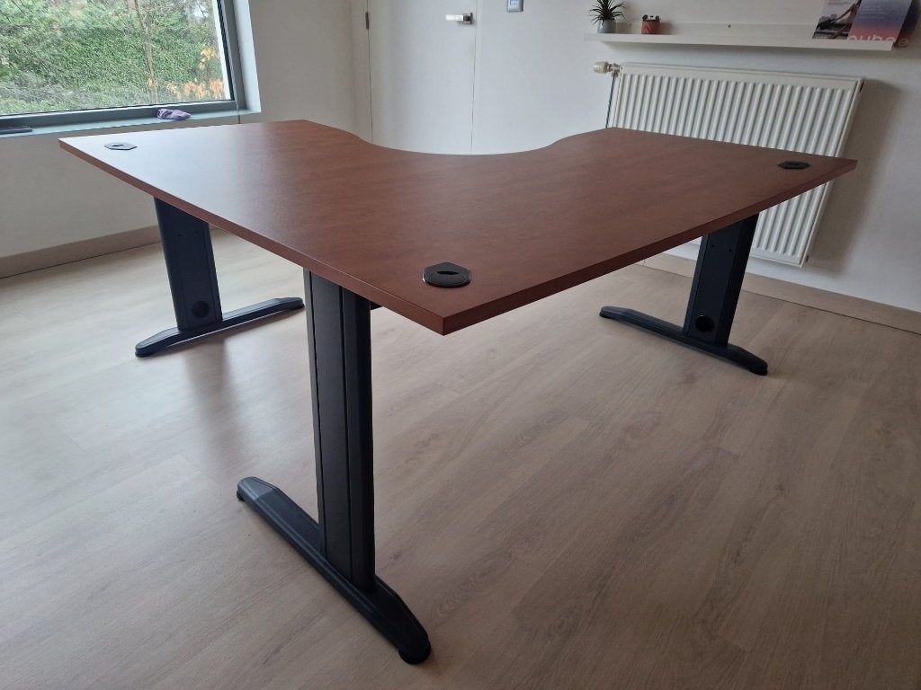 Mooi vierkant bureau, perfecte staat, Zakelijke goederen, Kantoor en Winkelinrichting | Kantoormeubilair en Inrichting, Bureau
