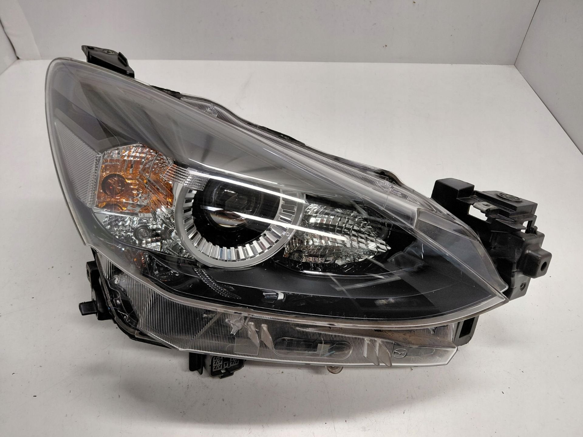 Phare Mazda 2 D43N-51030, Shinchi, Fuchu-Cho 3-1
730-8670  Hiroshima, Mazda Motor Corporation, Info@mazda.co.jp, Mazda