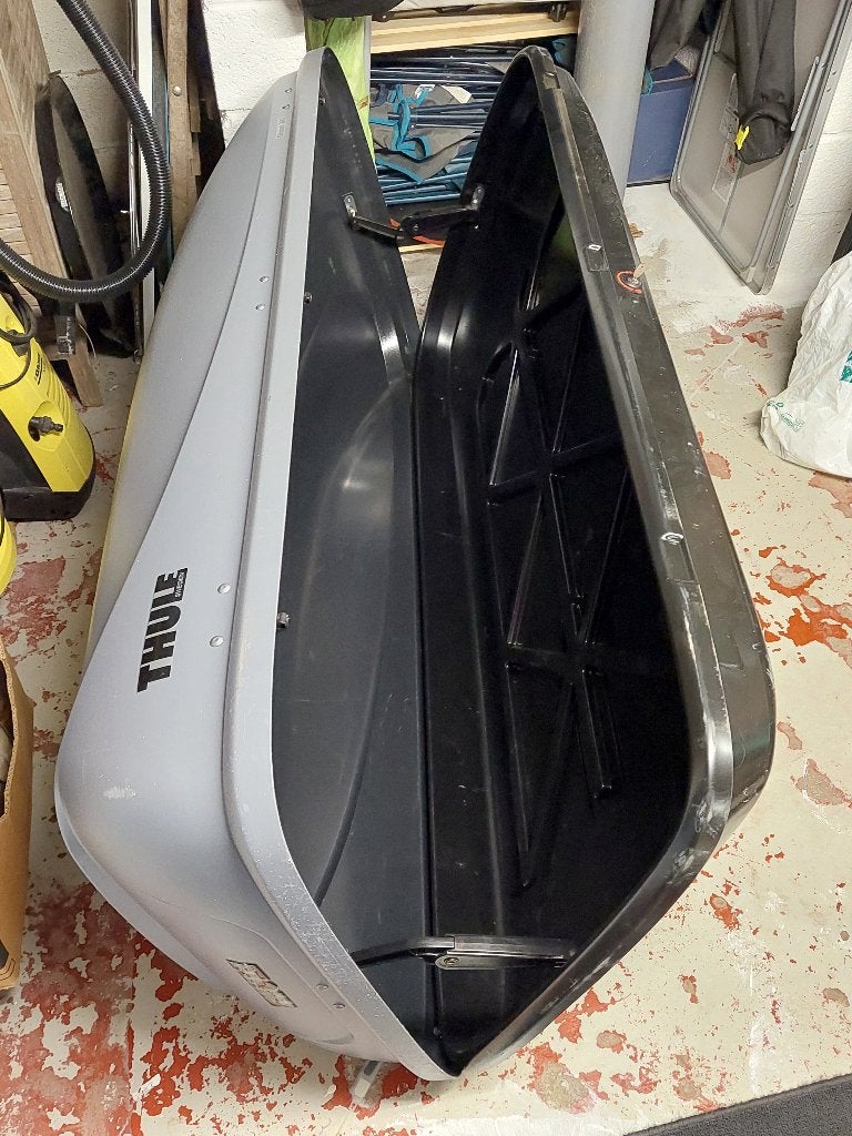 Dakkoffer THULE Ocean 200 met rails en bevestigingen, Auto diversen, Dakkoffers, Ophalen