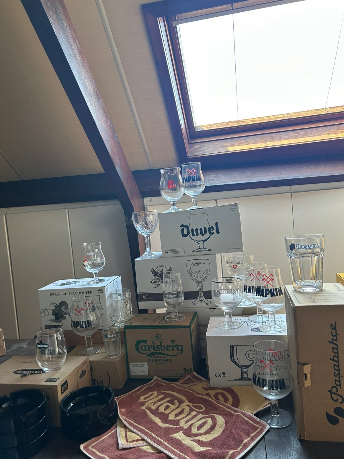 Glazen assepotten en tafeldoekjes, Verzamelen, Ophalen, Zo goed als nieuw, Bierglas