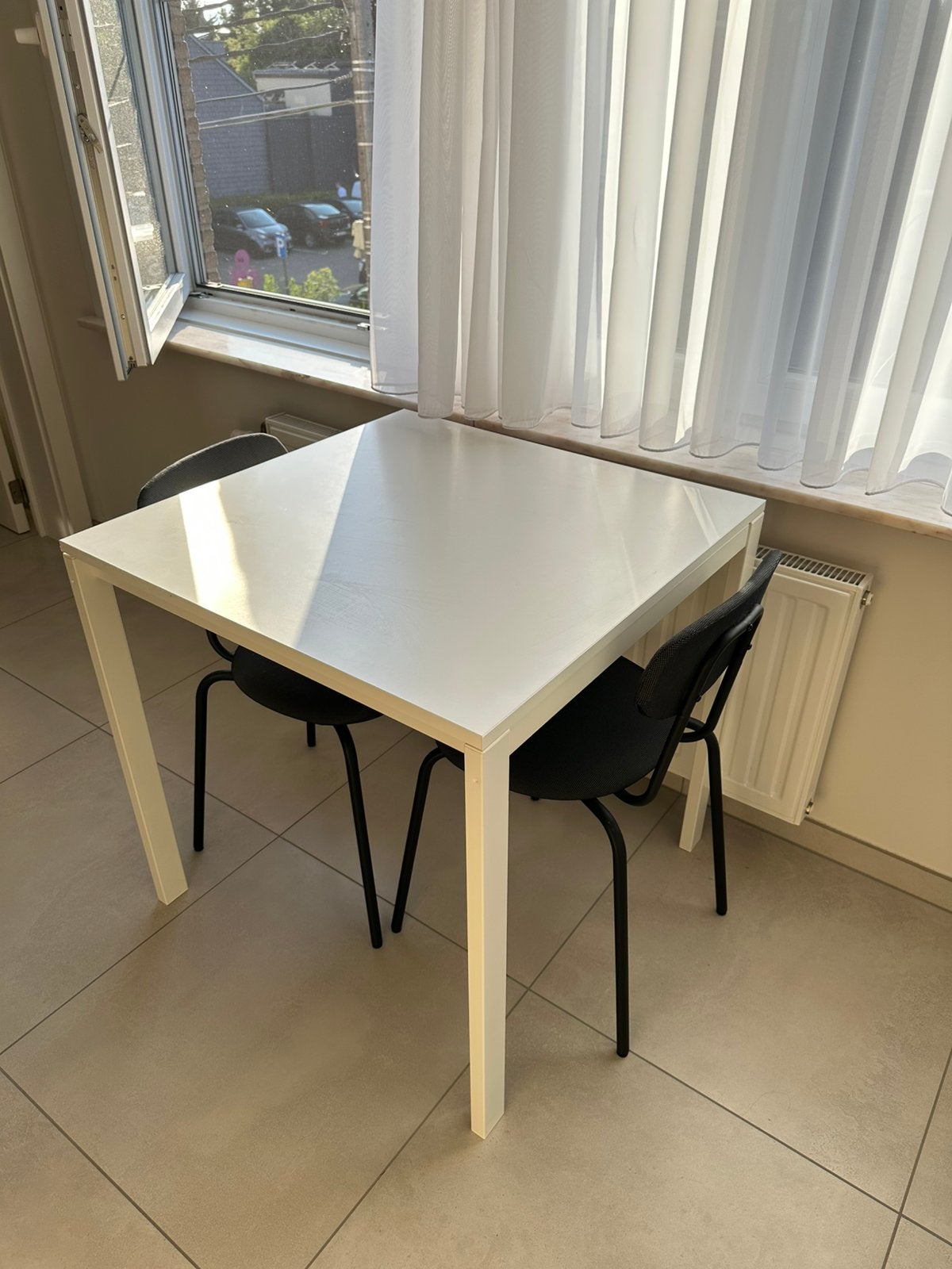 Keukentafel met 2 stoelen, Ophalen, Zo goed als nieuw