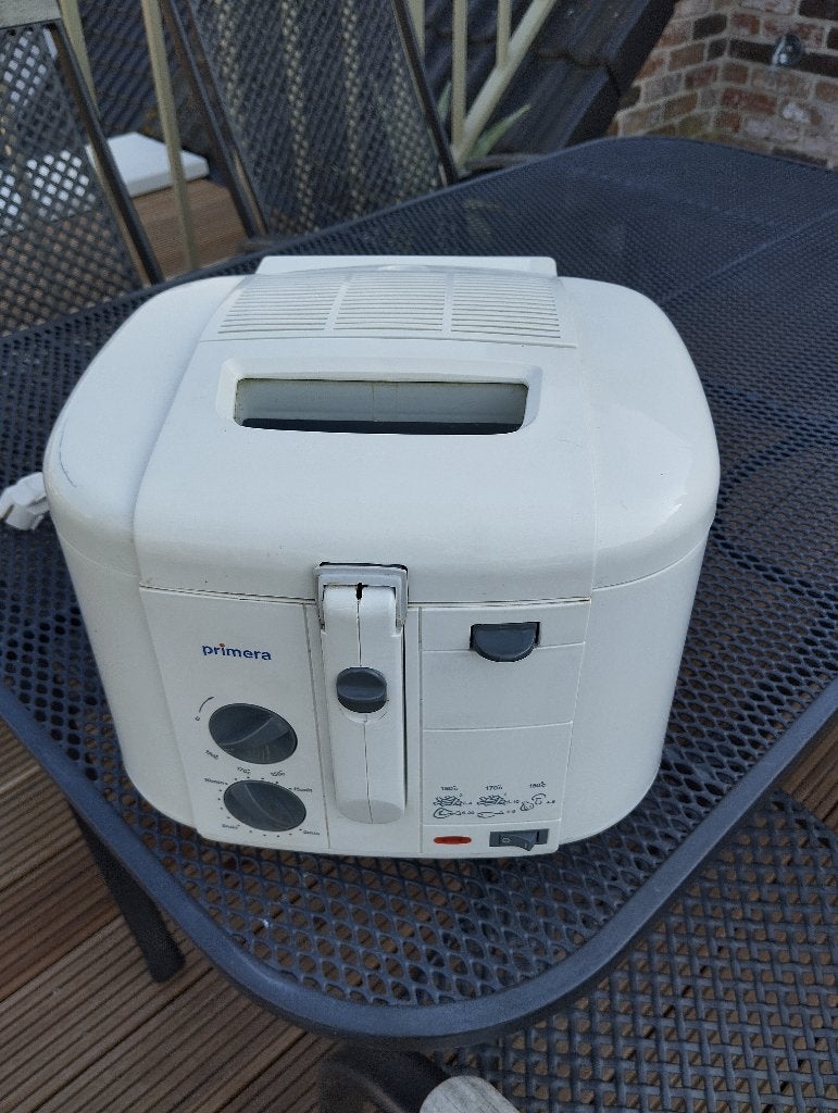 Friteuse Primera. Utilisé de façon sporadique., Electroménager, 3 à 4 litres, Enlèvement, Comme neuf, Pan intérieur amovible