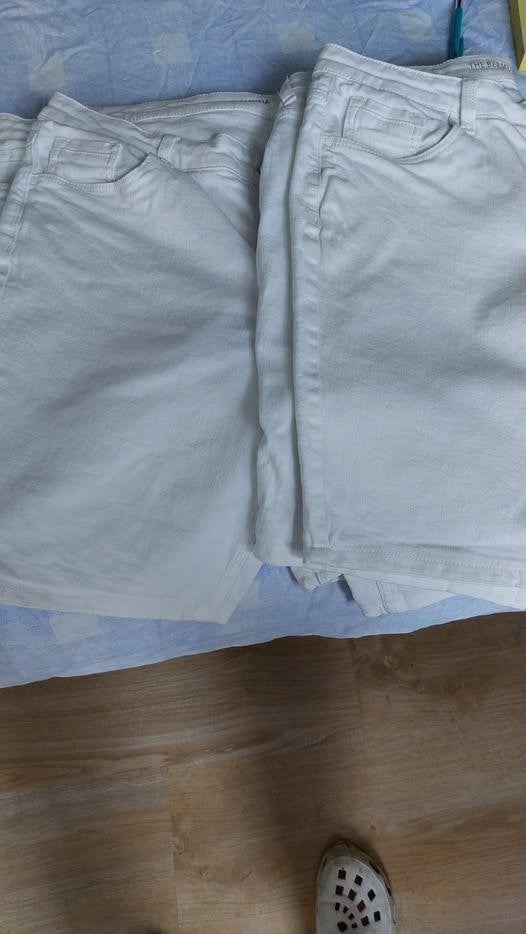 à vendre 3 shorts en jean blanc taille 44, Enlèvement, Neuf, Blanc