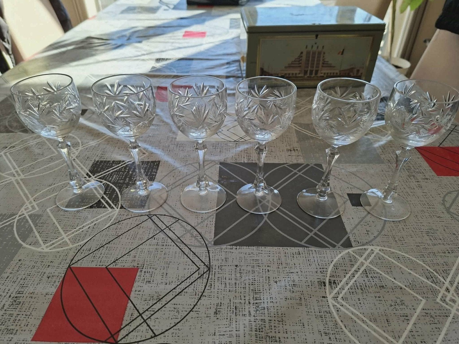 verre en cristal de russie, Enlèvement
