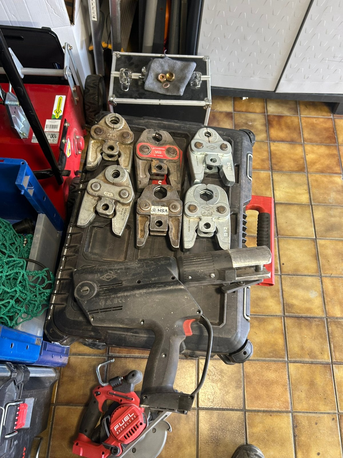 Persmachine oeg, Enlèvement, Comme neuf