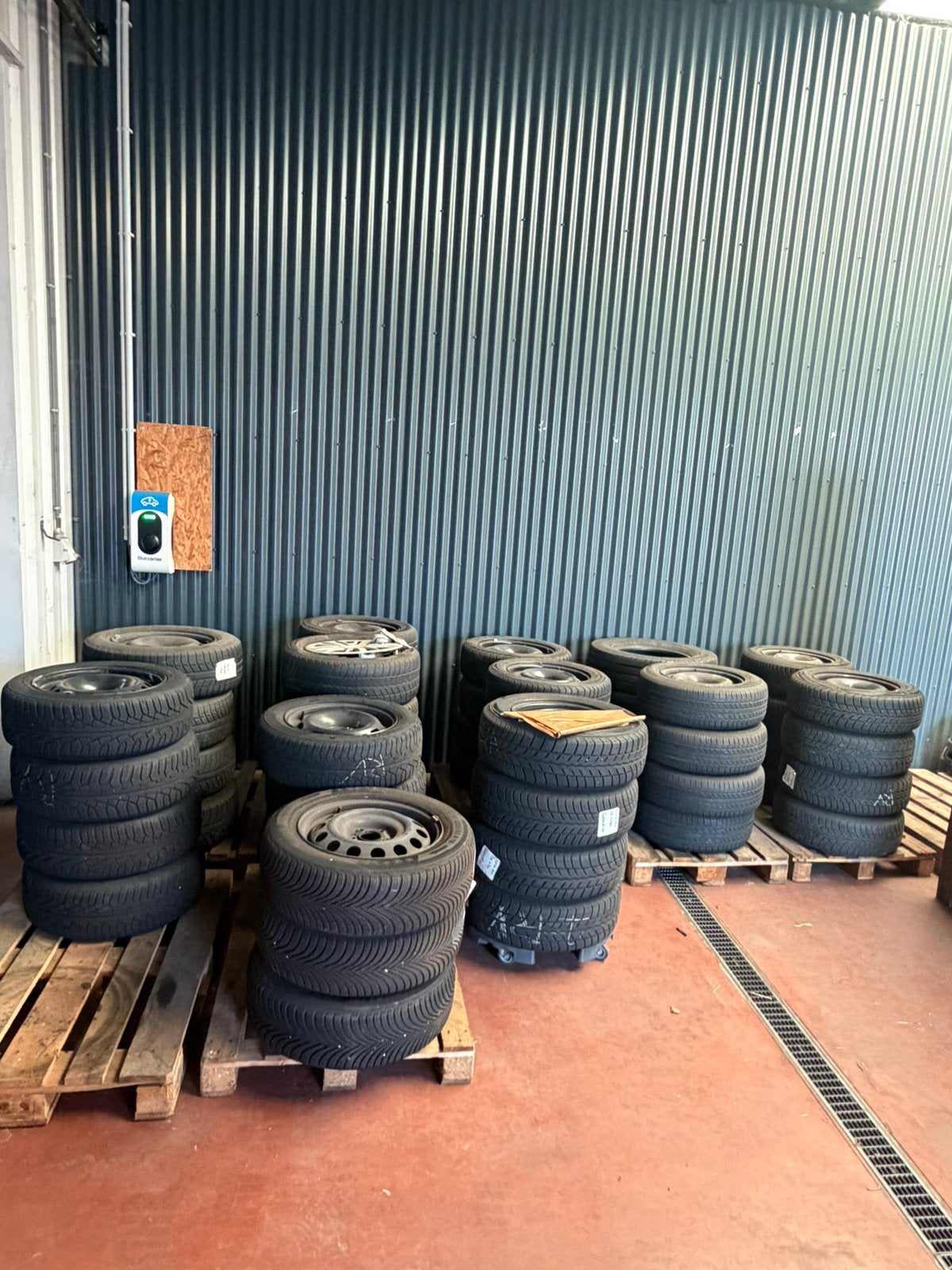 Occasie banden te koop €40 per set, Auto-onderdelen, Ophalen, Band(en)