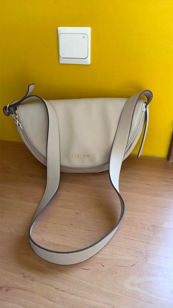 Besace Laurent David beige cuir double poche, Enlèvement ou Envoi, Comme neuf, Beige