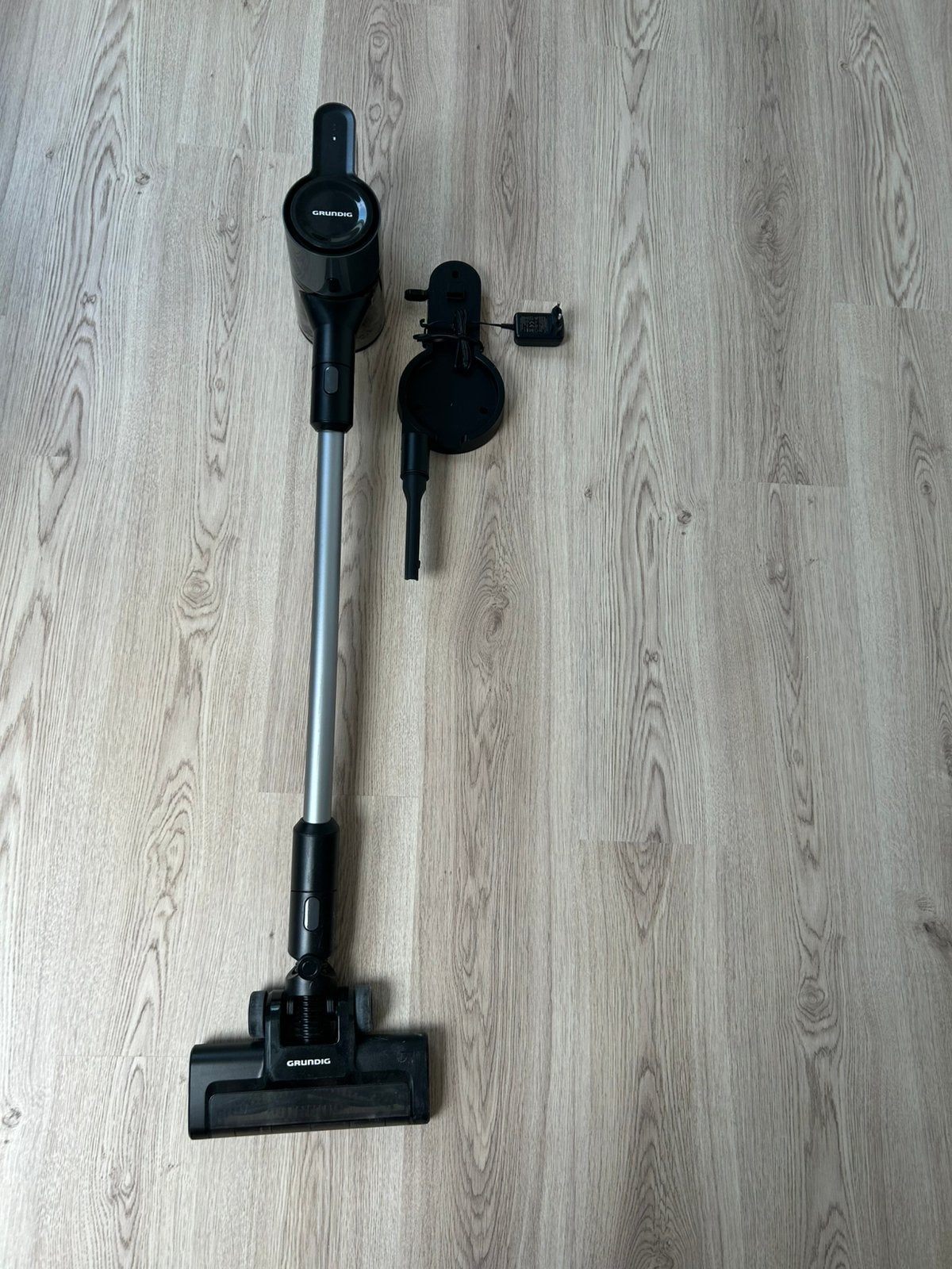 Grundig hand- en steelstofzuiger, Electroménager, Aspirateurs, Enlèvement ou Envoi, Comme neuf, Aspirateur balai