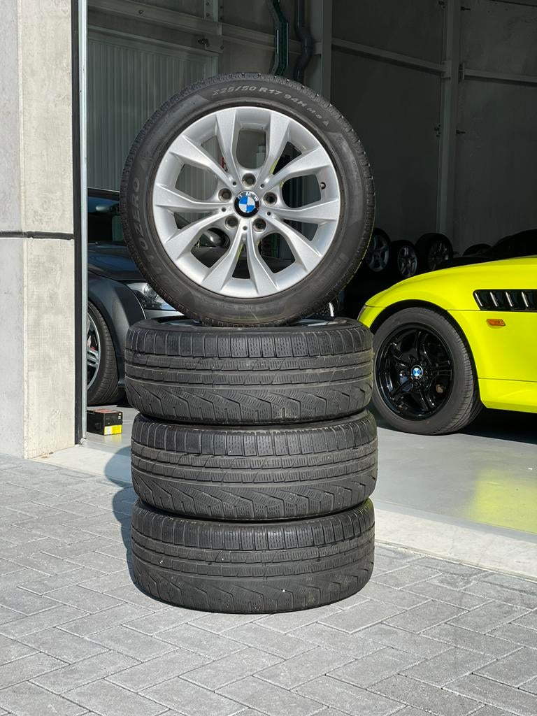 BMW lichtmetalen velgen 17 inch styling 318 met banden, Véhicule de tourisme, Enlèvement, Utilisé, 225 mm