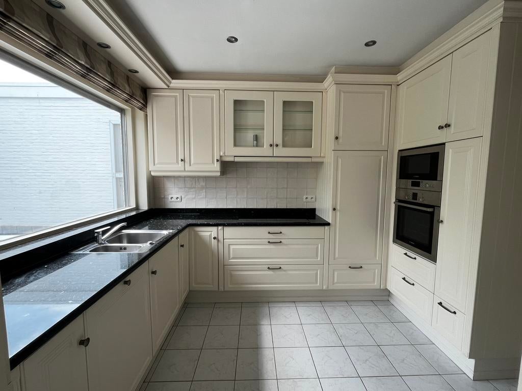 Keuken in goed staat (zelf demonteren, spoedig weg), Huis en Inrichting, Ophalen, Gebruikt, U-keuken, Wit