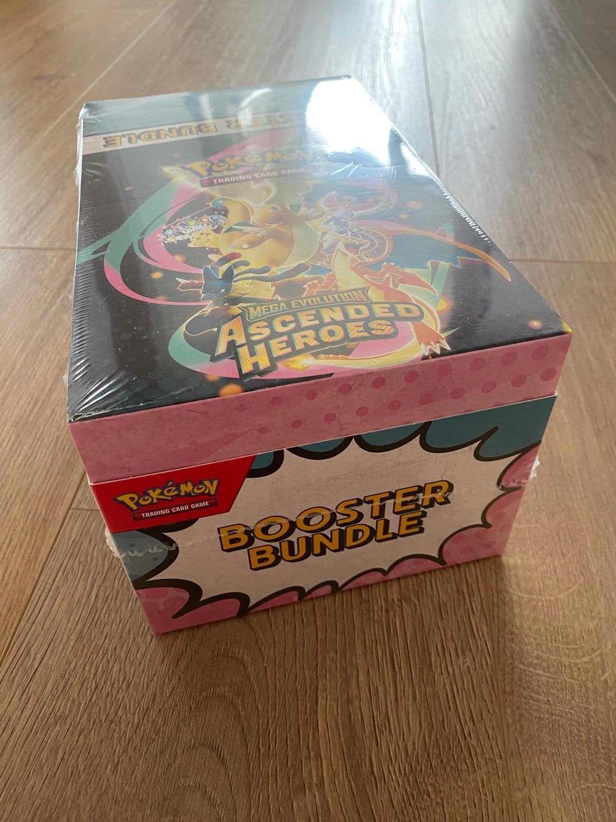Pokemon ascended heroes boost bundle display case, Hobby en Vrije tijd, Verzamelkaartspellen | Pokémon, Ophalen of Verzenden